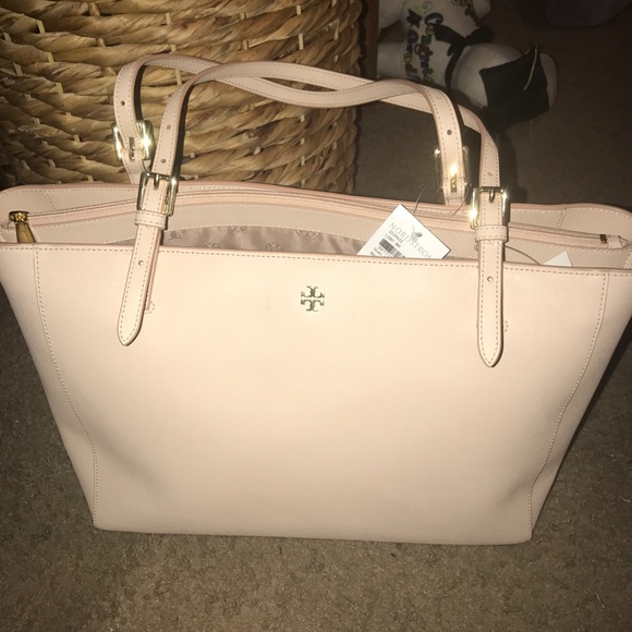 Tory Burch Handbags - Tory Burch blush pink York Tote